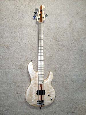 Completed Bass in natural satin nitro celulose