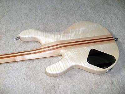 Completed Bass in natural satin nitro celulose