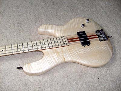 Completed Bass in natural satin nitro celulose