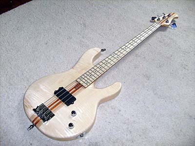 Completed Bass in natural satin nitro celulose